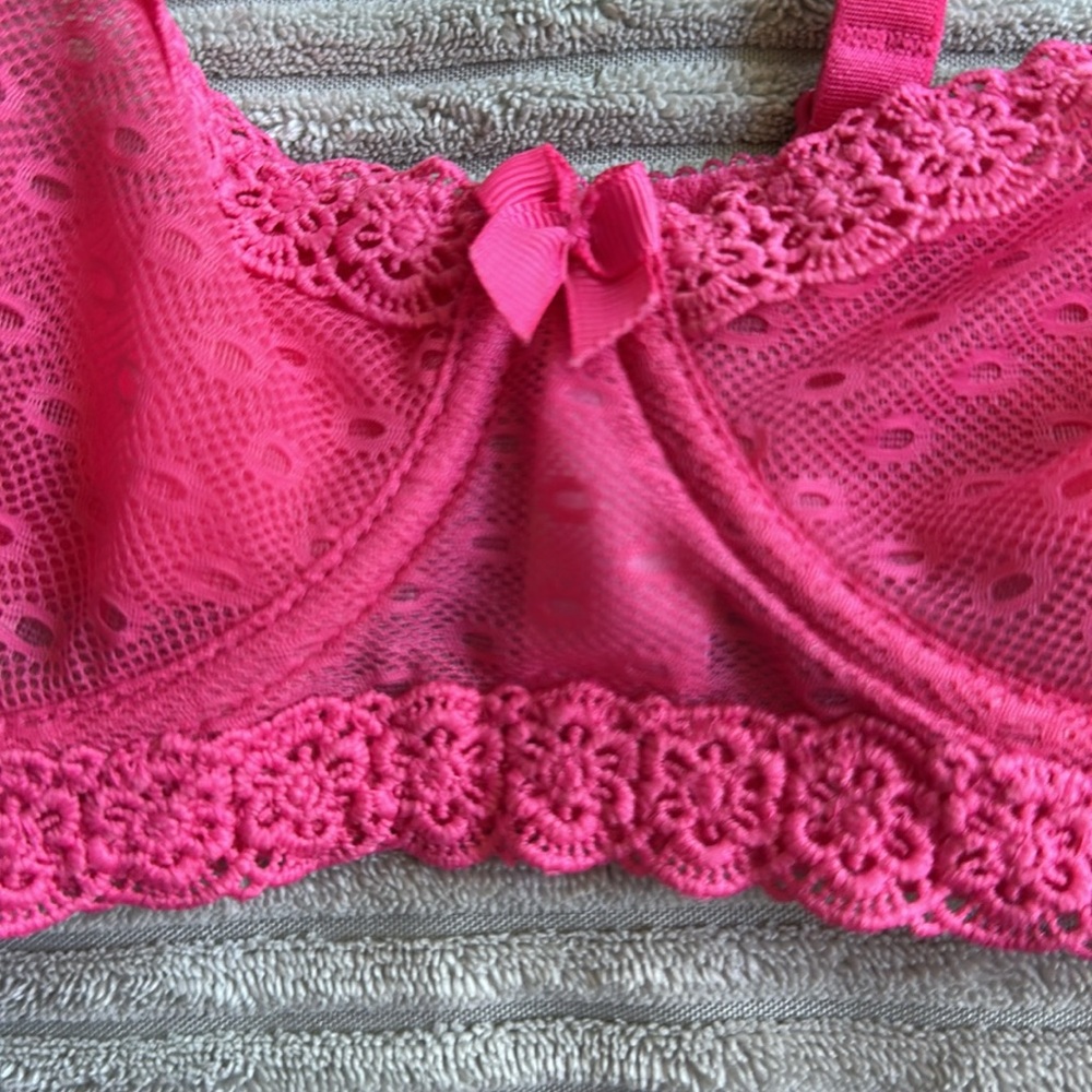 Pink Lace Bra - Picture 4 of 5